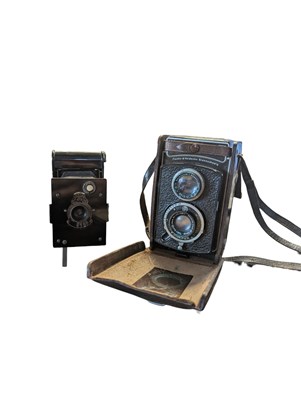 Lot 386 - ROLLEI, GERMANY - VINTAGE MID CENTURY ROLLEICORD 1a MODEL 2 TLR CAMERA