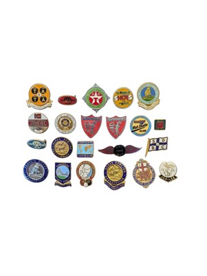 Lot 468 - COLLECTION OF VINTAGE 20TH CENTURY & CONTEMPORARY BRITISH BOWLING CLUB BADGES