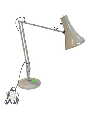 Lot 657 - HERBERT TERRY ANGLEPOISE MODEL 90 DESK LAMP