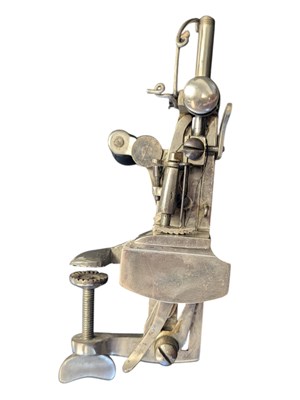 Lot 482 - 20TH CENTURY VINTAGE POCKET SEWING MACHINE
