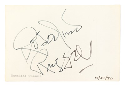 Lot 137 - HOLLYWOOD - ROSALIND RUSSELL (D.1976) - AUTOGRAPH ON CARD