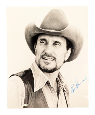 Lot 167 - ACTORS - ROBERT DUVALL (D.2026) - AUTOGRAPHED 8X10" VINTAGE PHOTOGRAPH