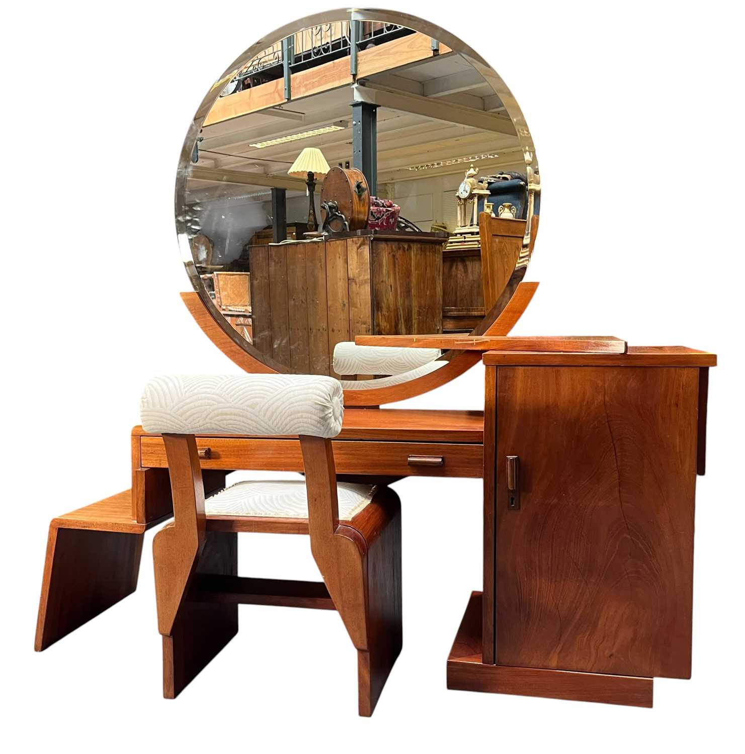 Lot 170 - EARLY 20TH CENTURY ART DECO DESIGNER DRESSING TABLE