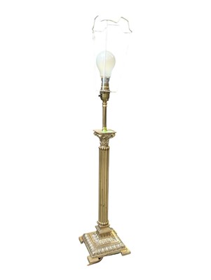 Lot 913 - MID CENTURY BRASS COLUMNAR BRASS TABLE LAMP