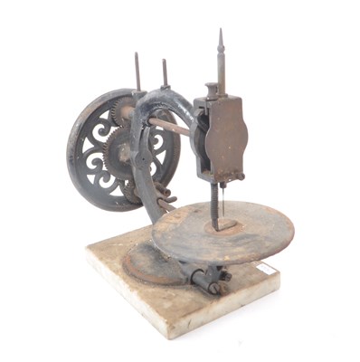 Lot 206 - VINTAGE 19TH CENTURY CAST IRON SEWING MACHINE