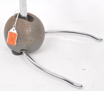 Lot 256 - ENBEECO TABLE TOP MAGNIFYING GLASS